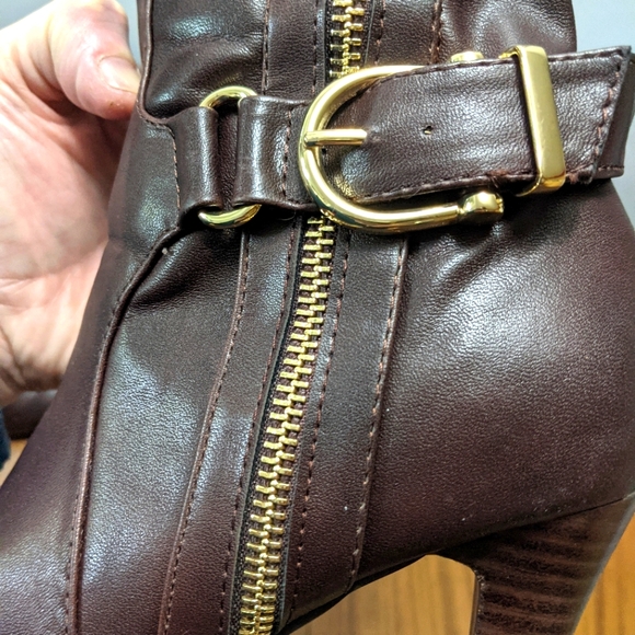 White Mountain Dark Brown Zip Up Heeled Boots With Buckle.  Size 6.  New. - Picture 5 of 11